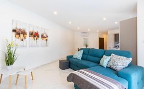 H3 - Modern And Spacious 3 Bedroom Apartment